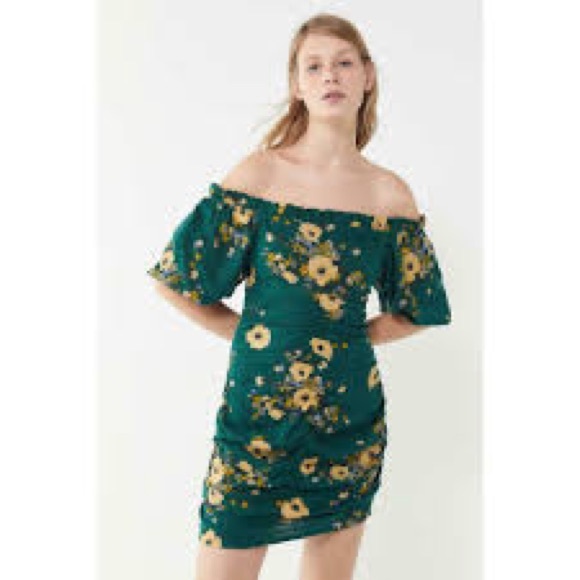 Urban Outfitters Dresses & Skirts - Urban Outfitters Floral Ruched Dress